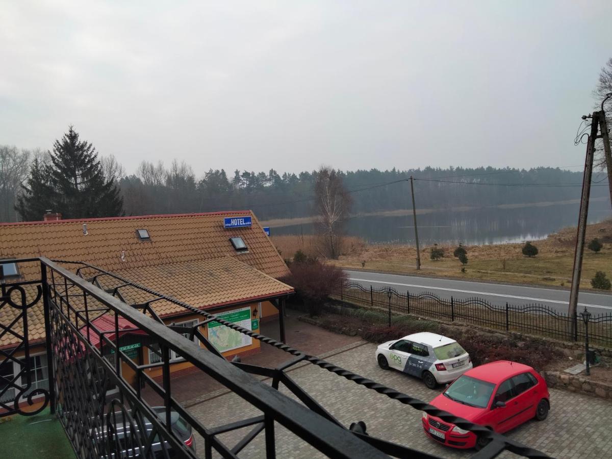 Zajazd Restauracja Machliny Екстер'єр фото