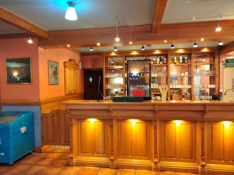 Zajazd Restauracja Machliny Екстер'єр фото