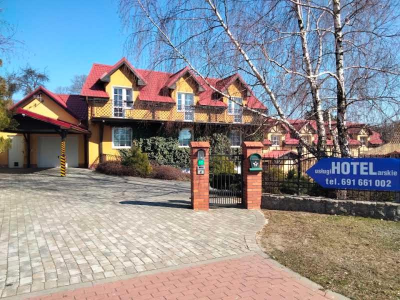 Zajazd Restauracja Machliny Екстер'єр фото