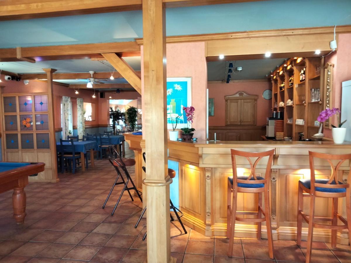 Zajazd Restauracja Machliny Екстер'єр фото
